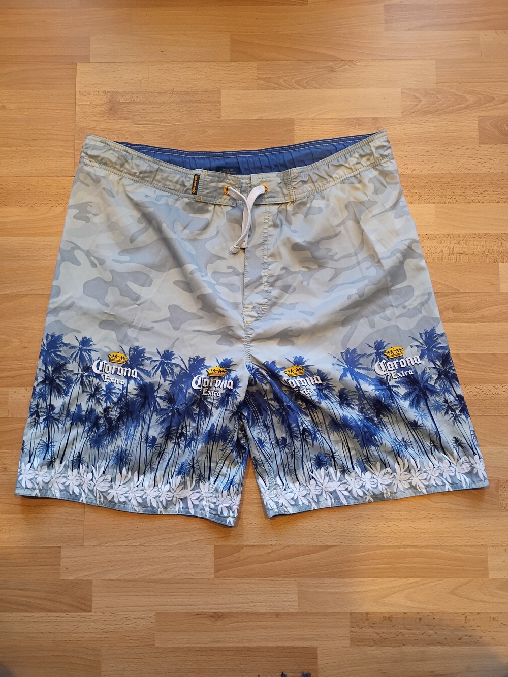 Corona Beer Light Blue Camo Palm-Print Hybrid Shorts 40W